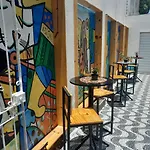 LE CHAT QUI PECHE Hostel a 150 metros da PRAIA de PAJUCARA